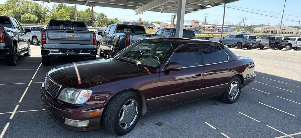 1998 Lexus LS 2nd Gen - Image 2 of 10