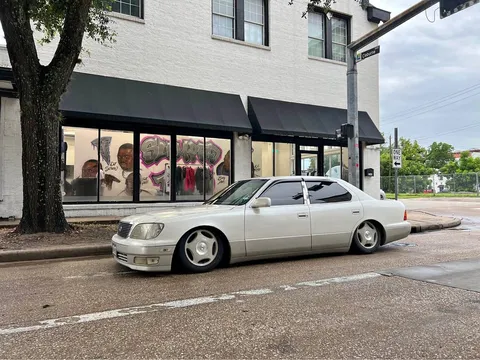 1998 Lexus LS 400 Sedan 4D