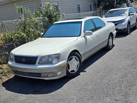 1998 Lexus LS 400 Sedan
