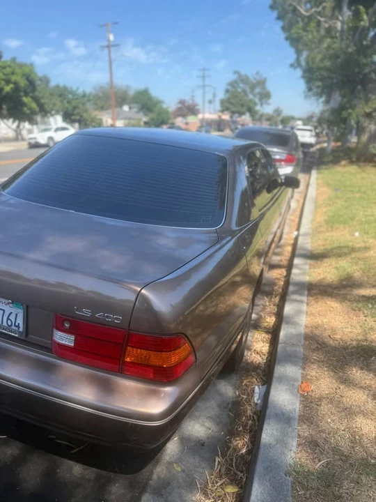 1998 Lexus LS 2nd Gen - Image 4 of 5