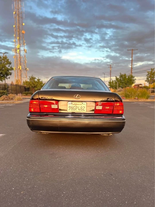 1998 Lexus LS 2nd Gen - Image 5 of 15
