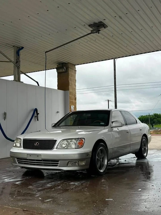 1998 Lexus LS 2nd Gen - Image 4 of 8