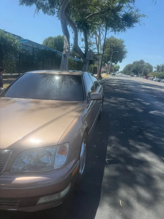 1998 Lexus LS 2nd Gen - Image 2 of 5