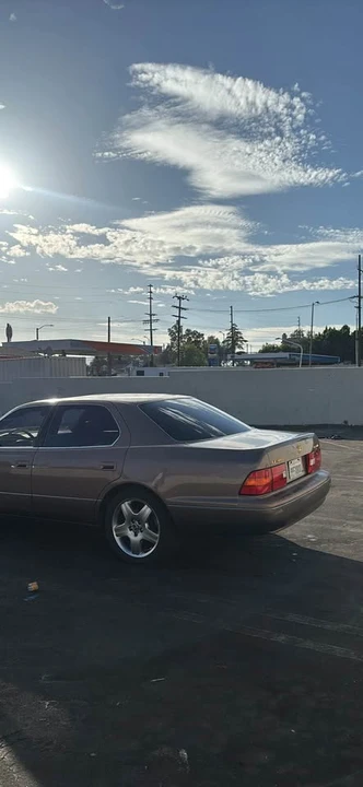 1998 Lexus LS 2nd Gen - Image 3 of 8