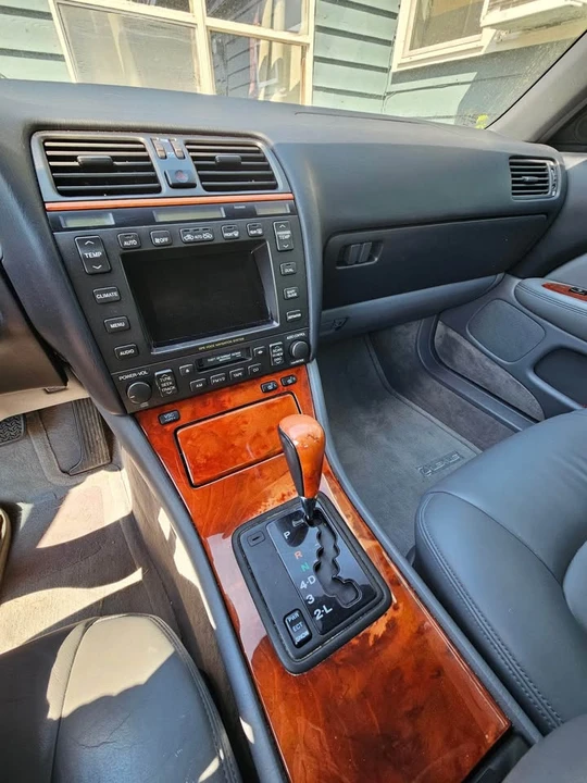 1998 Lexus LS 2nd Gen - Image 8 of 8