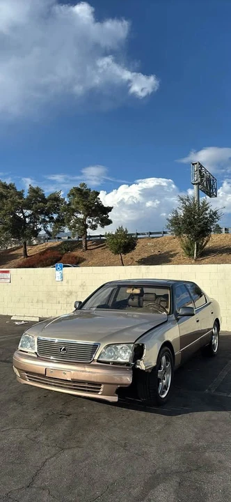 1998 Lexus LS 2nd Gen - Image 2 of 8