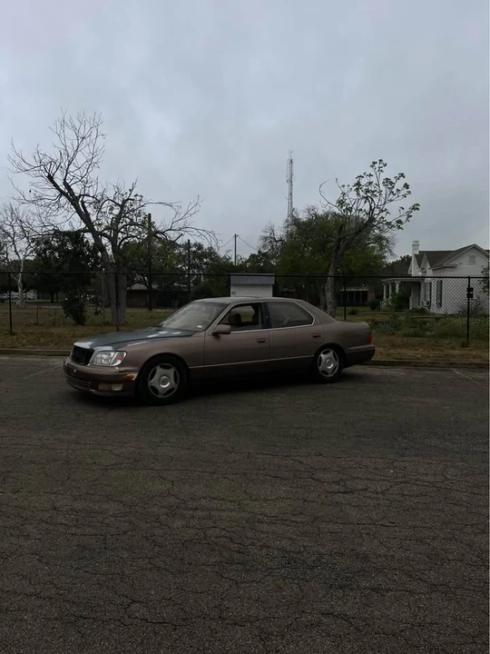1998 Lexus LS 2nd Gen - Image 5 of 6