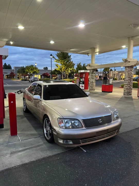 1998 Lexus LS 2nd Gen - Image 3 of 8