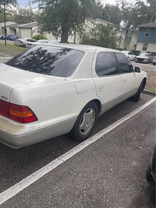 1998 Lexus LS 2nd Gen - Image 4 of 4