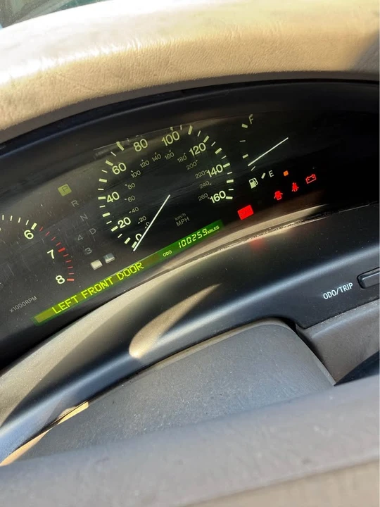 1998 Lexus LS 2nd Gen - Image 10 of 11