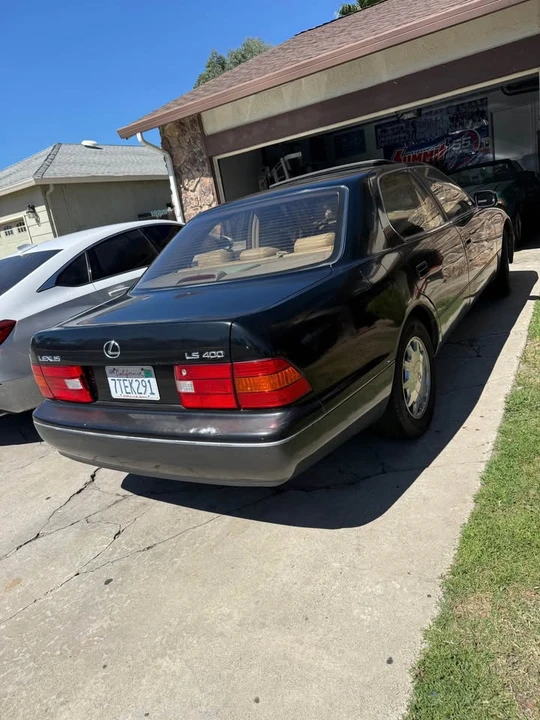 1998 Lexus LS 2nd Gen - Image 2 of 11