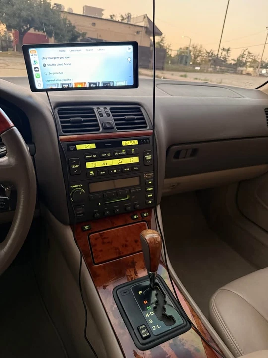 1998 Lexus LS 2nd Gen - Image 11 of 13