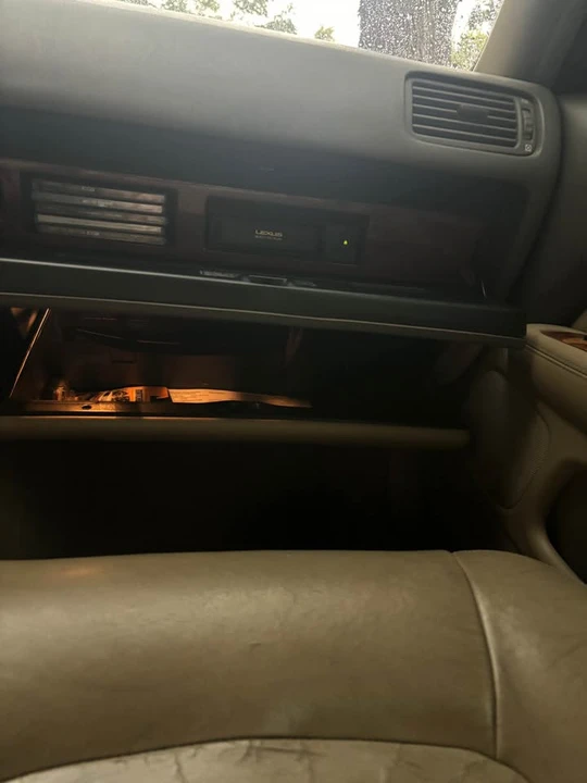 1998 Lexus LS 2nd Gen - Image 11 of 18
