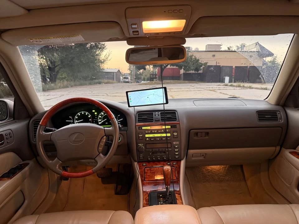 1998 Lexus LS 2nd Gen - Image 10 of 13