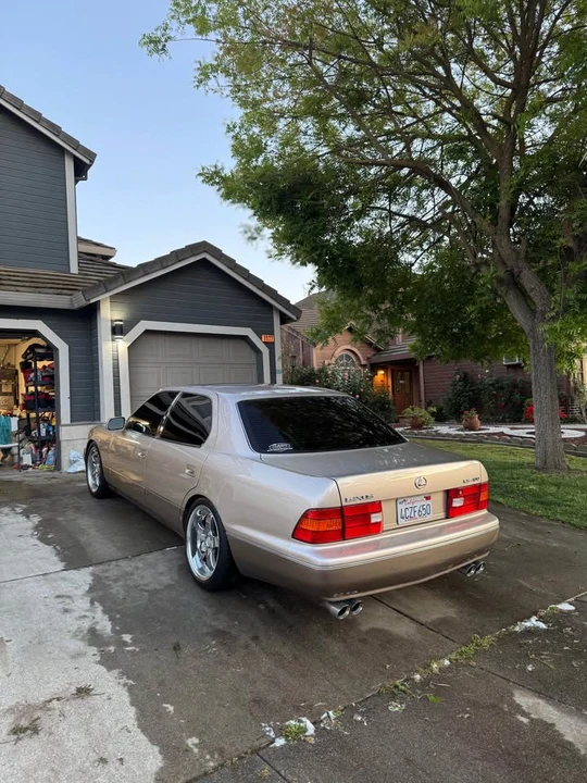 1998 Lexus LS 2nd Gen - Image 5 of 8