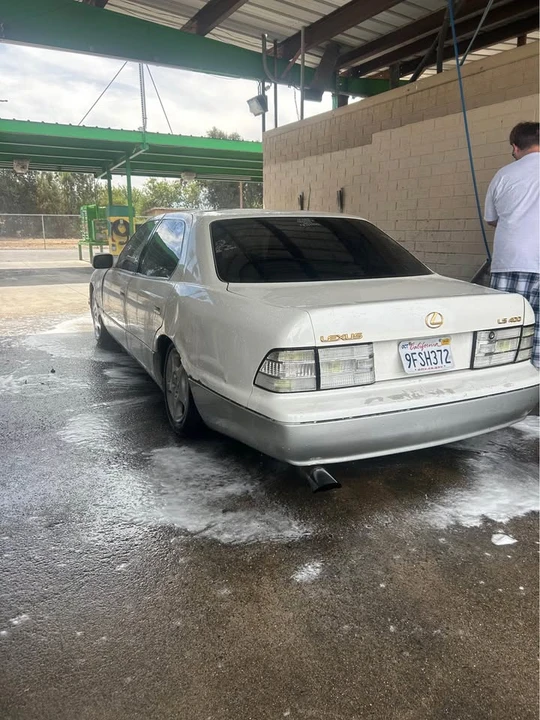 1998 Lexus LS 2nd Gen - Image 2 of 2