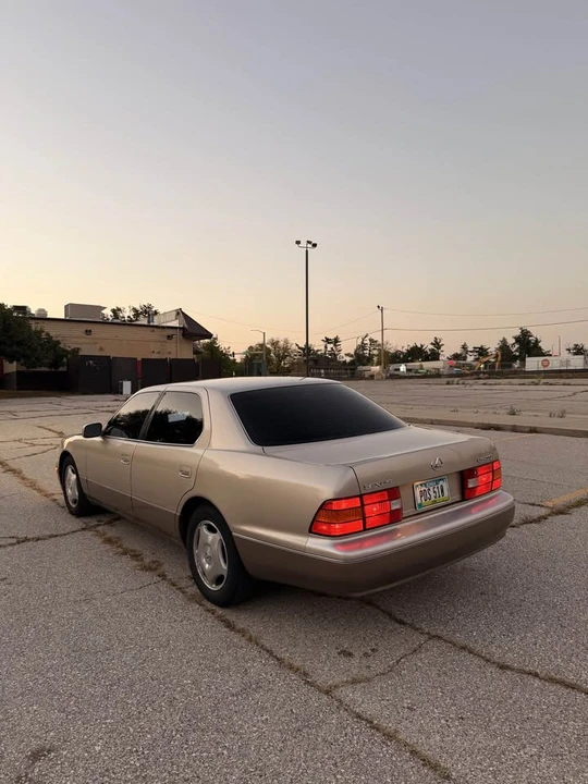 1998 Lexus LS 2nd Gen - Image 4 of 13