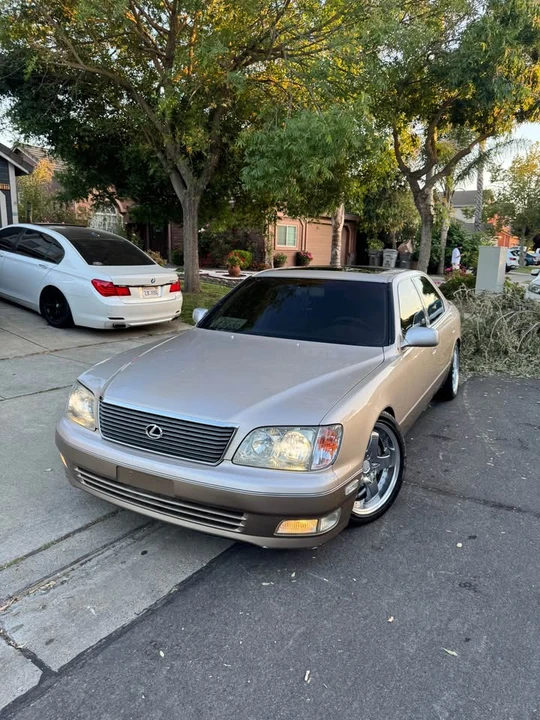 1998 Lexus LS 2nd Gen - Image 2 of 8