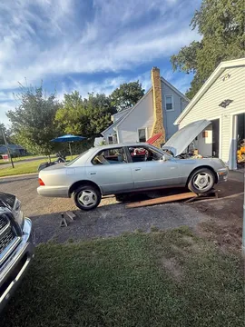 1998 Lexus LS 400 Sedan 4D
