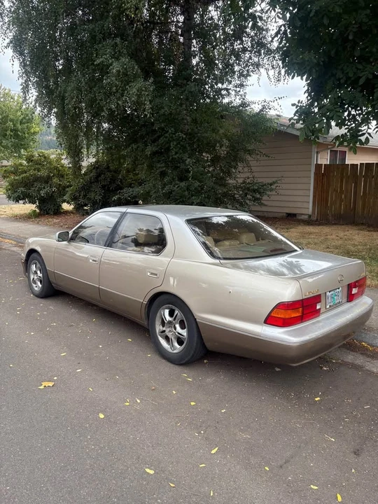 1998 Lexus LS 2nd Gen - Image 3 of 10