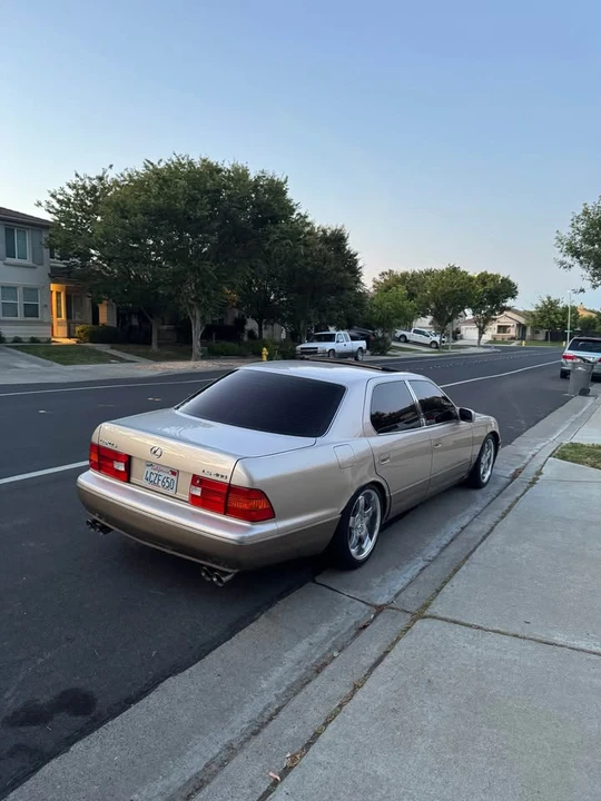1998 Lexus LS 2nd Gen - Image 4 of 8