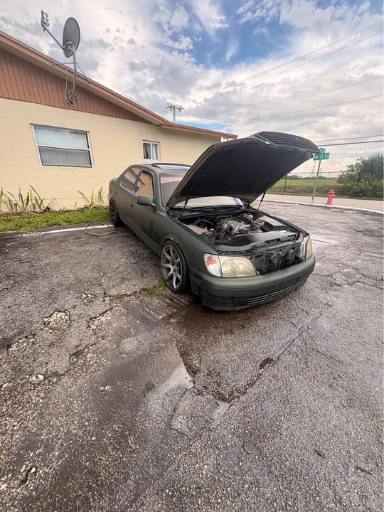 1998 Lexus LS 2nd Gen - Image 2 of 4