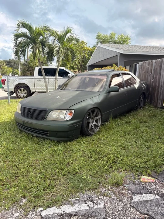 1998 Lexus LS 2nd Gen - Image 4 of 4