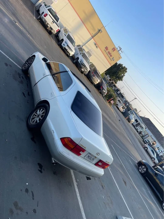1998 Lexus LS 2nd Gen - Image 9 of 11