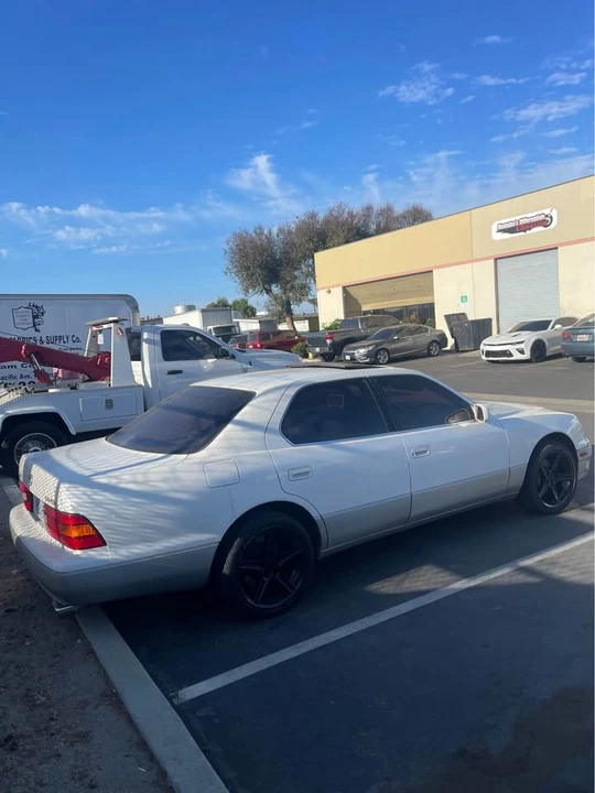 1998 Lexus LS 2nd Gen - Image 4 of 11