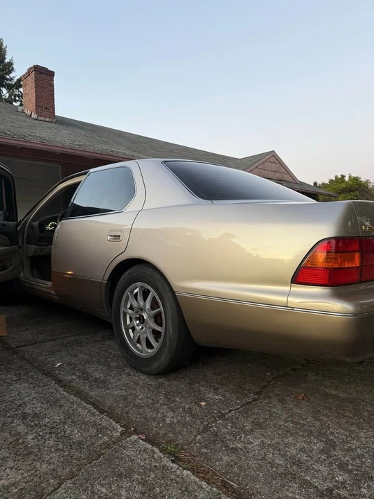 1998 Lexus LS 2nd Gen - Image 5 of 7