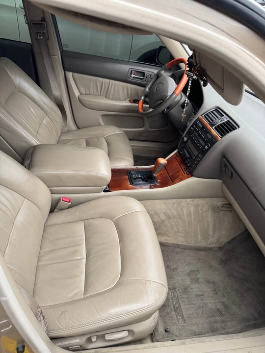 1998 Lexus LS 2nd Gen - Image 3 of 4