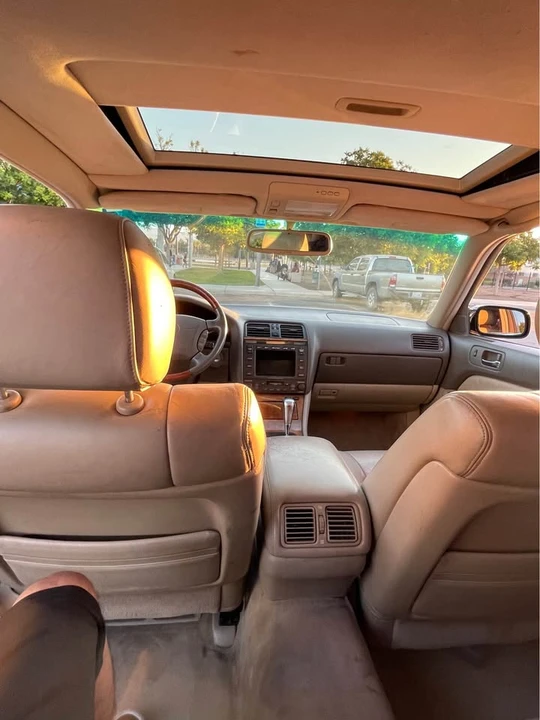 1998 Lexus LS 2nd Gen - Image 11 of 12