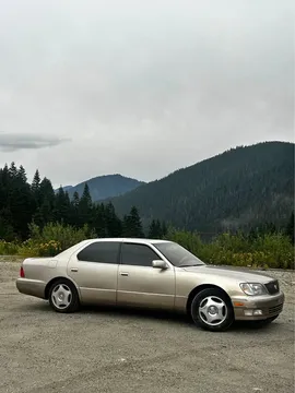 1998 Lexus LS 400 Sedan 4D