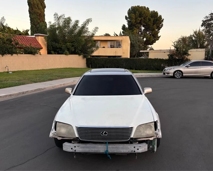 1998 Lexus LS 2nd Gen - Image 2 of 8