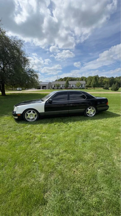 1998 Lexus LS 2nd Gen - Image 3 of 10