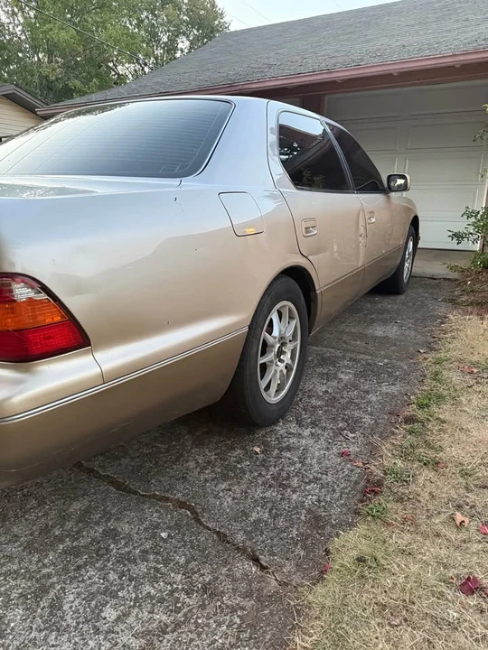 1998 Lexus LS 2nd Gen - Image 7 of 7