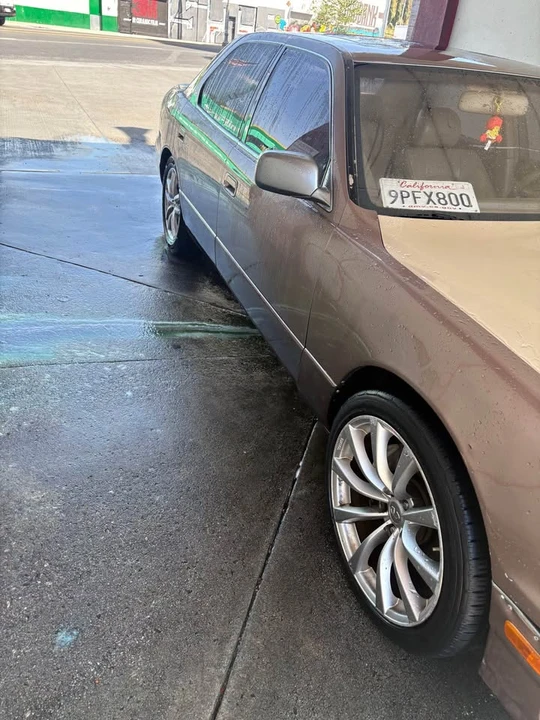 1998 Lexus LS 2nd Gen - Image 2 of 13