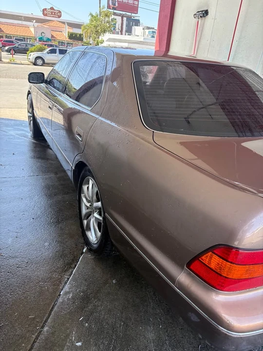 1998 Lexus LS 2nd Gen - Image 6 of 13