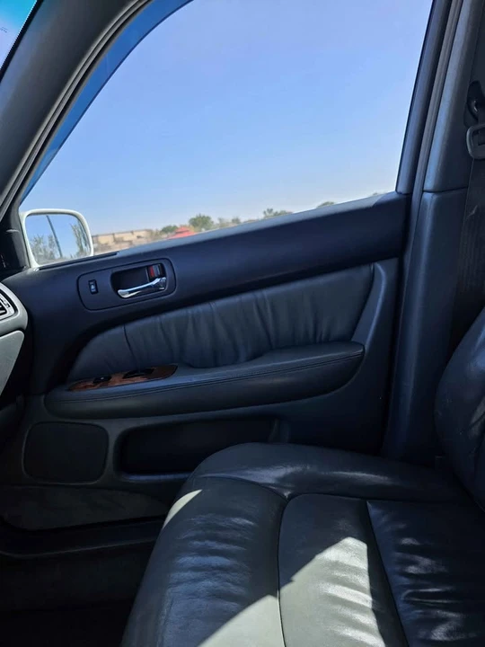 1998 Lexus LS 2nd Gen - Image 13 of 20