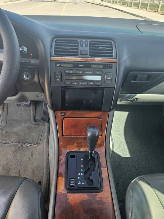 1998 Lexus LS 2nd Gen - Image 10 of 20