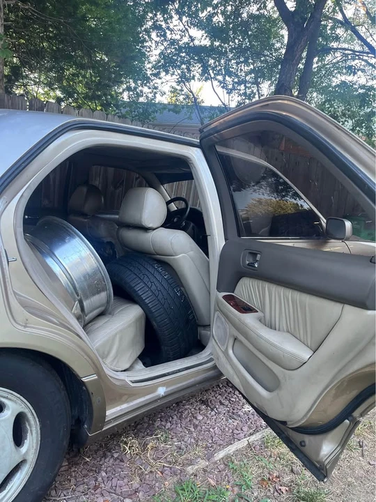 1998 Lexus LS 2nd Gen - Image 10 of 20