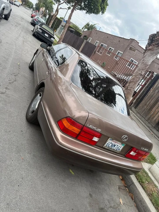 1998 Lexus LS 2nd Gen - Image 3 of 8