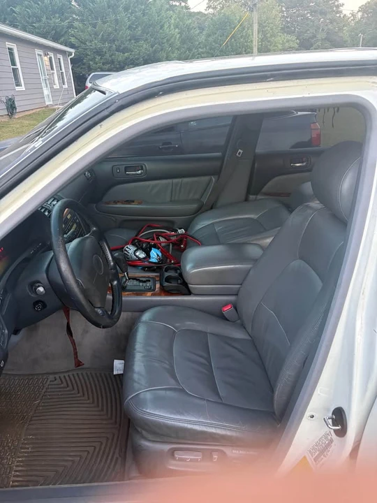 1998 Lexus LS 2nd Gen - Image 3 of 6