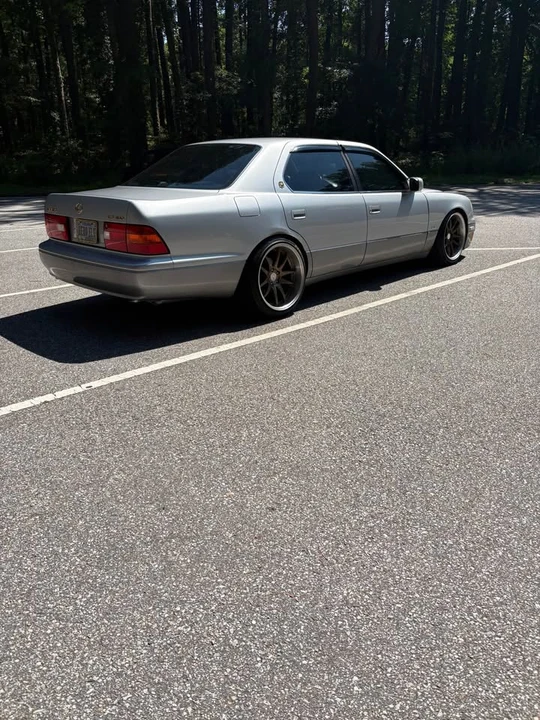 1998 Lexus LS 2nd Gen - Image 2 of 4