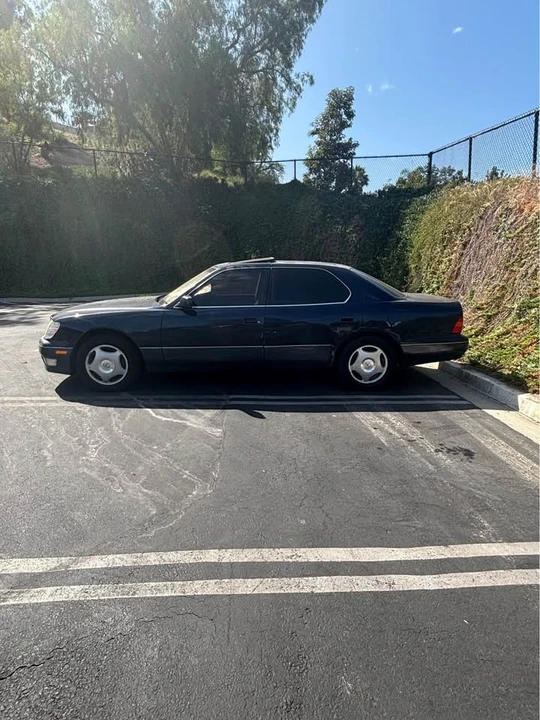 1998 Lexus LS 2nd Gen - Image 2 of 15