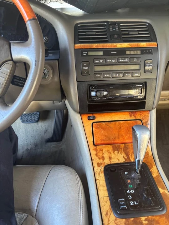 1998 Lexus LS 2nd Gen - Image 10 of 15
