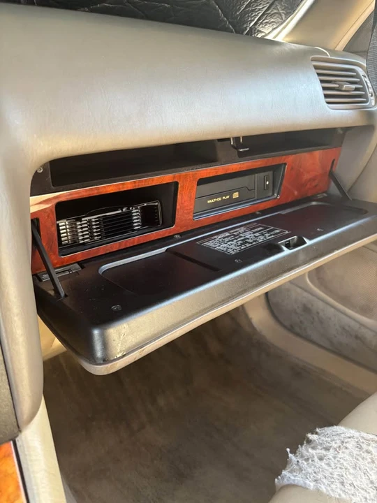 1998 Lexus LS 2nd Gen - Image 13 of 15