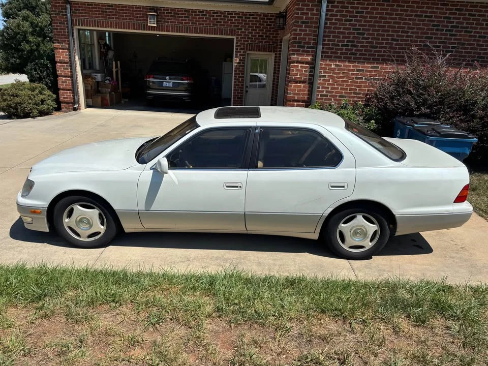 1998 Lexus LS 2nd Gen - Image 2 of 7