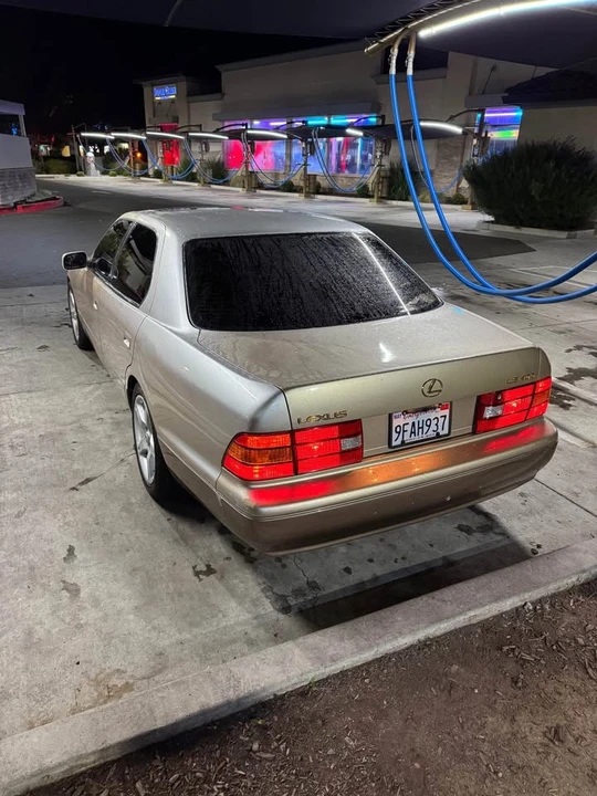 1998 Lexus LS 2nd Gen - Image 3 of 10