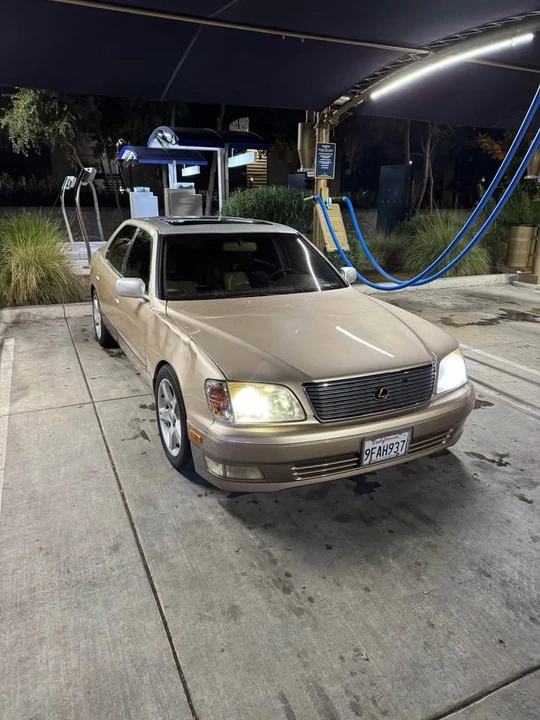 1998 Lexus LS 2nd Gen - Image 2 of 10